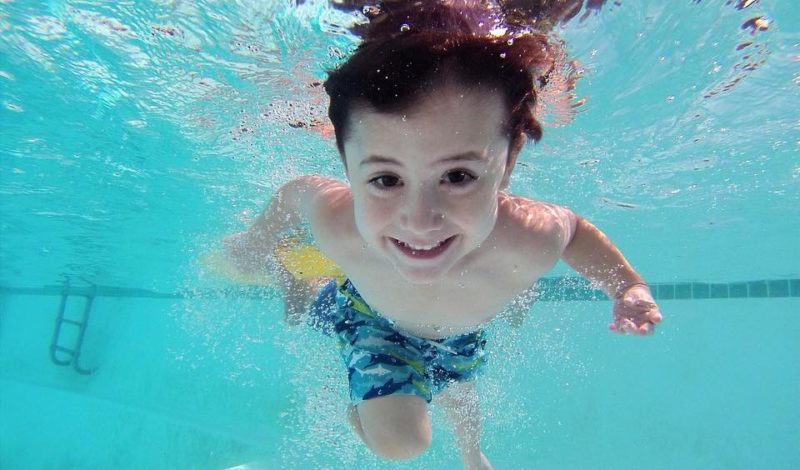 Pendant les vacances : cours de natation pour enfants