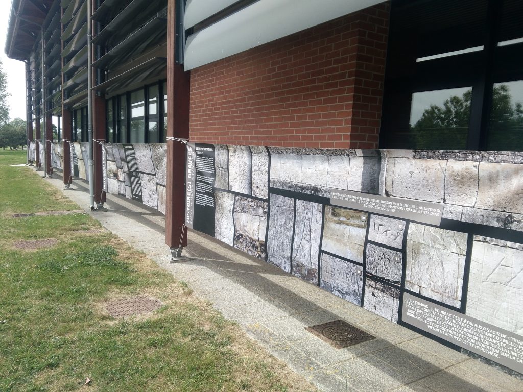 Exposition Histoire(s) gravées : Quand les murs nous racontent