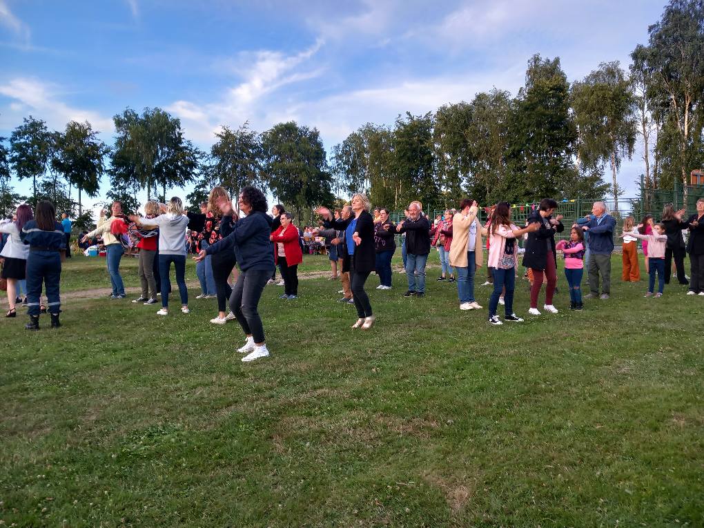 359736887 645669794288719 7683800555307985759 N